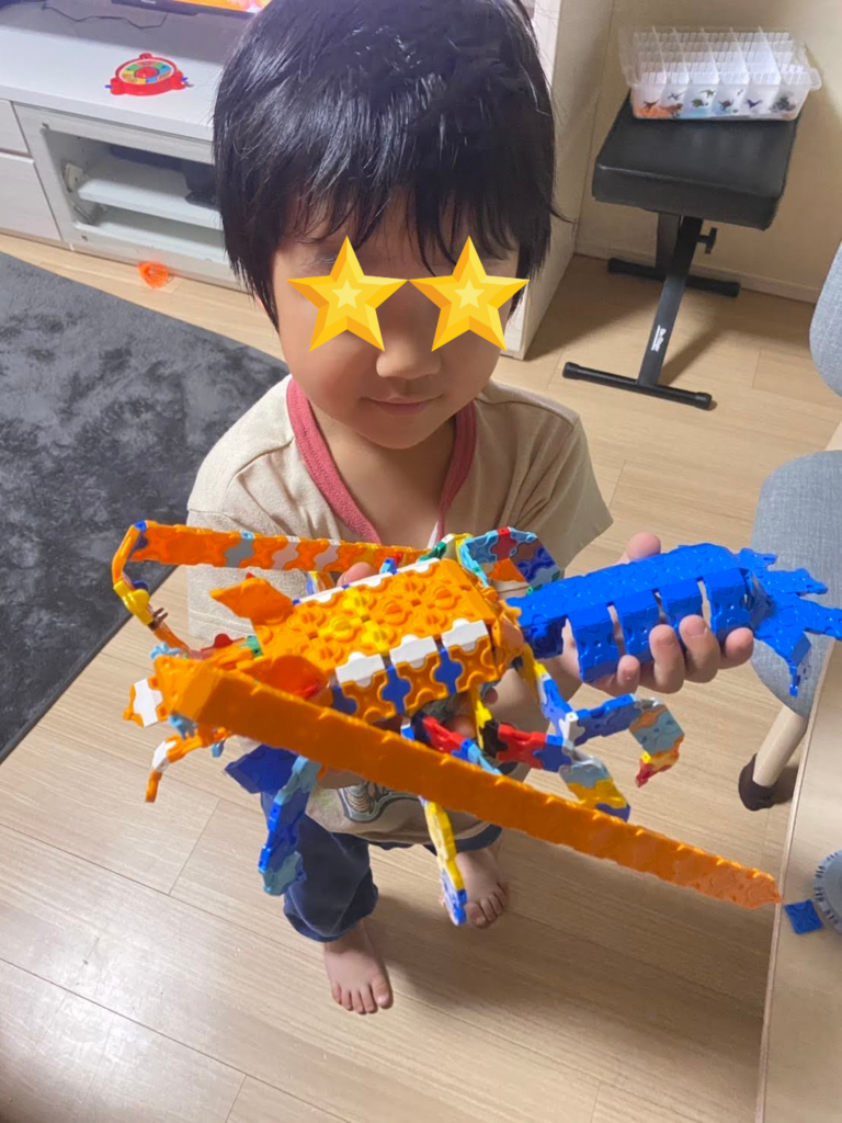 5歳の子どもが作った大きなLaQのオリジナル作品