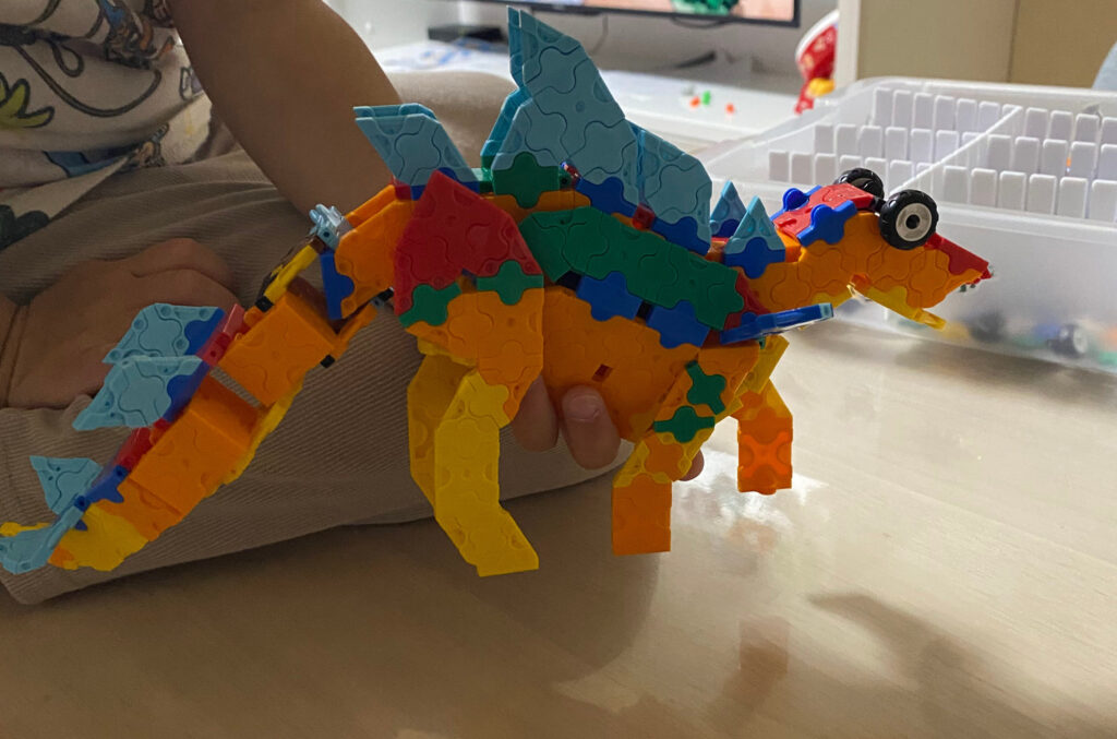LaQに慣れて一人で作れるようになったステゴサウルス