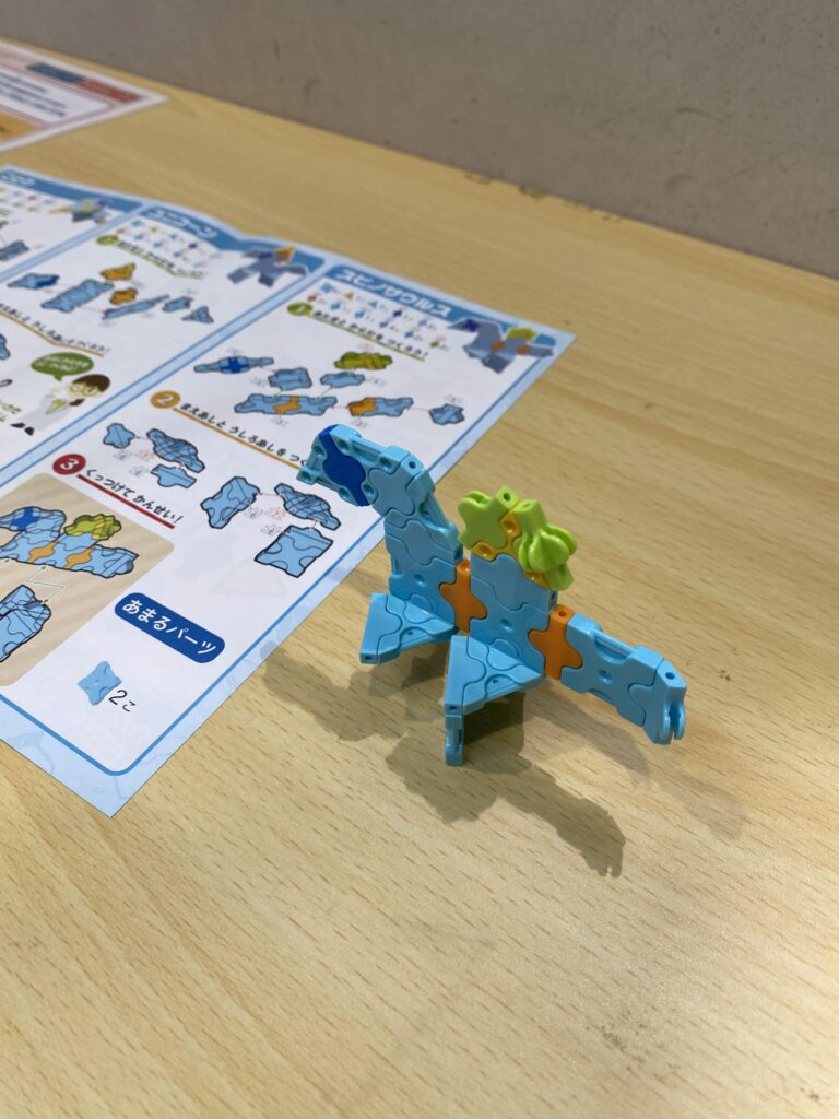 LaQイベントの無料体験で5歳の息子が作ったスピノサウルス