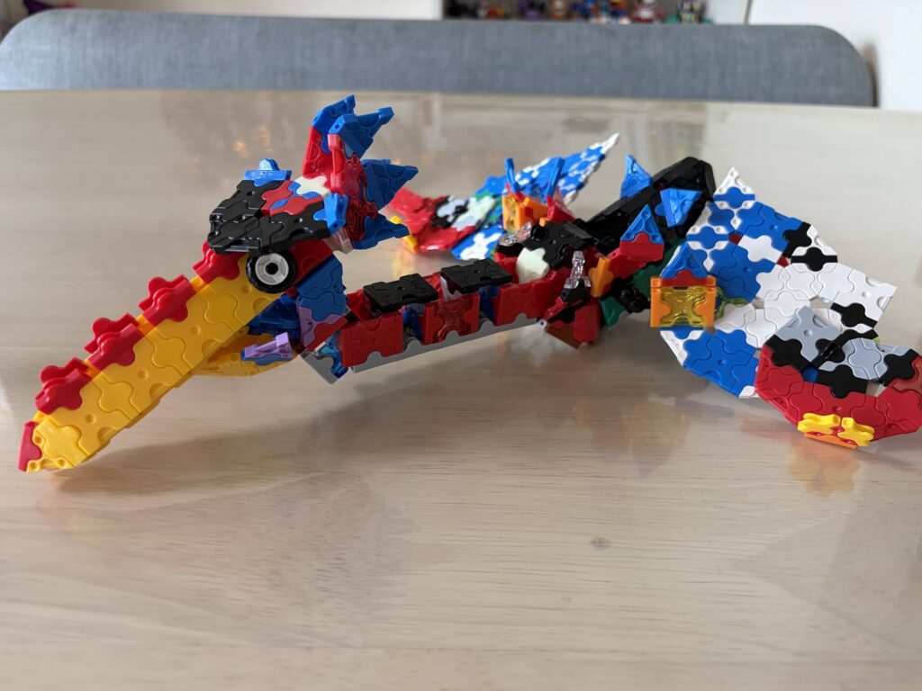 LaQディノレギオンで親子で作ったケツァルコアトルス