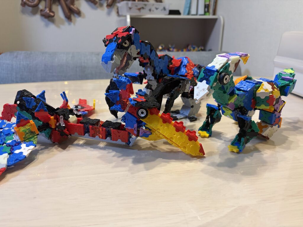 LaQディノレギオンで作った複数の恐竜作品
