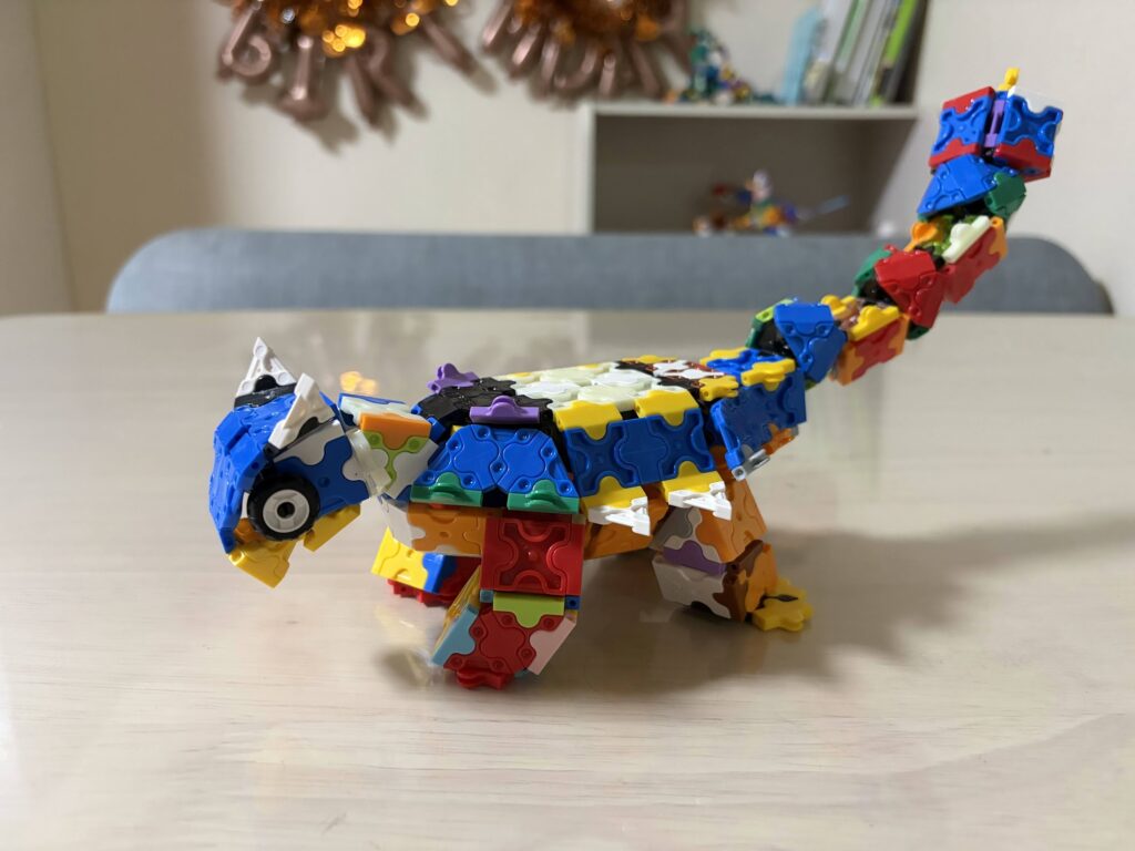 LaQディノレギオンで親子で作ったアンキロサウルス