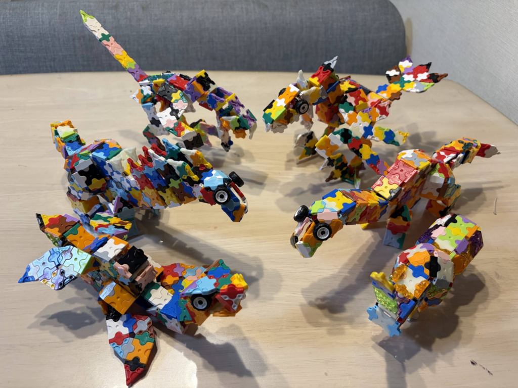5歳の息子が作ったLaQの恐竜作品