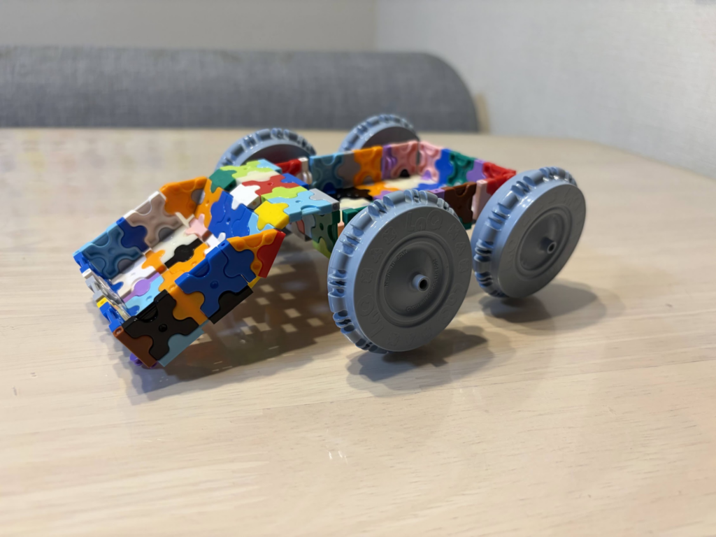 LaQのタイヤパーツを使って作った作品