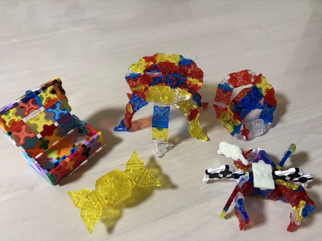 LaQクリスタル400で6歳が作ったこま・クラゲ・クモ・キャンディ・宝石箱